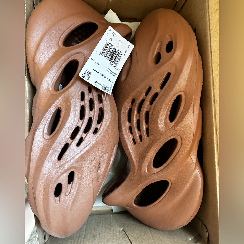 Yeezy foam runner